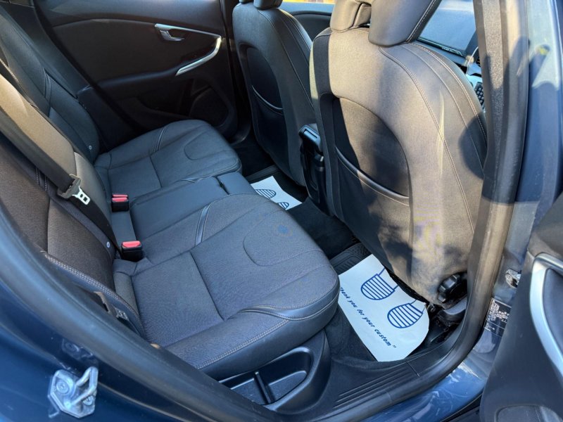 VOLVO V40 CROSS COUNTRY