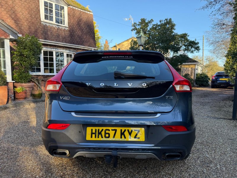 VOLVO V40 CROSS COUNTRY