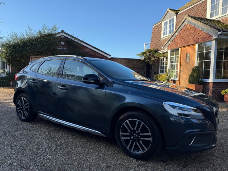 VOLVO V40 CROSS COUNTRY