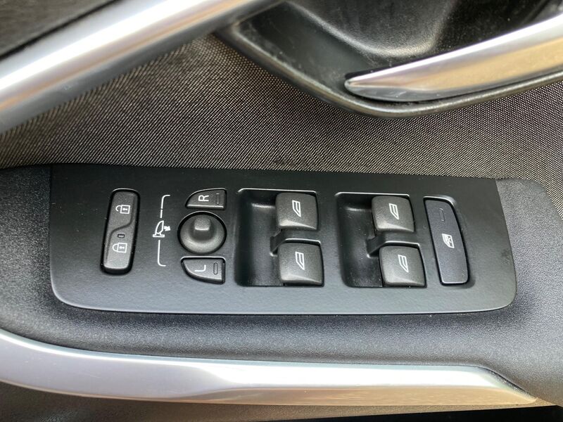 VOLVO V40 CROSS COUNTRY