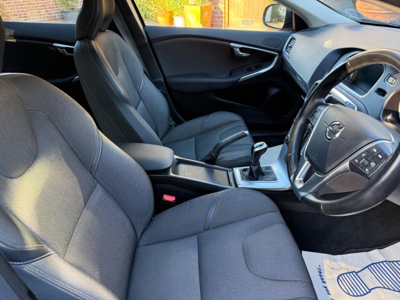 VOLVO V40 CROSS COUNTRY