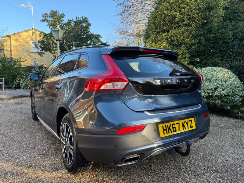 VOLVO V40 CROSS COUNTRY