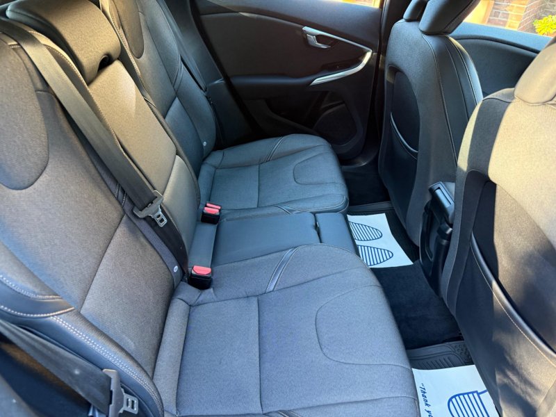 VOLVO V40 CROSS COUNTRY