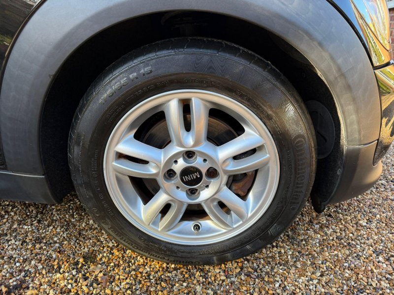 MINI HATCH