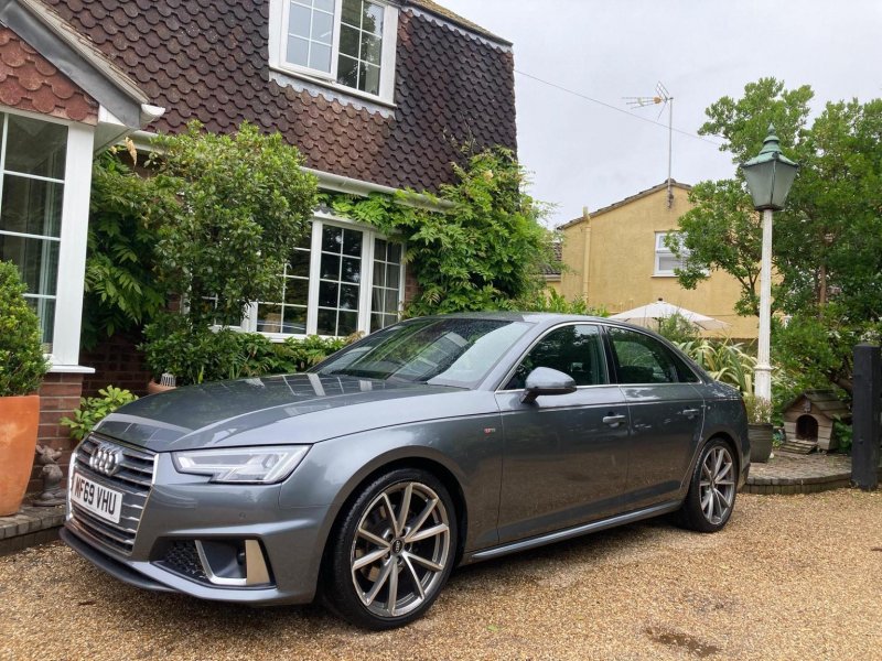 AUDI A4
