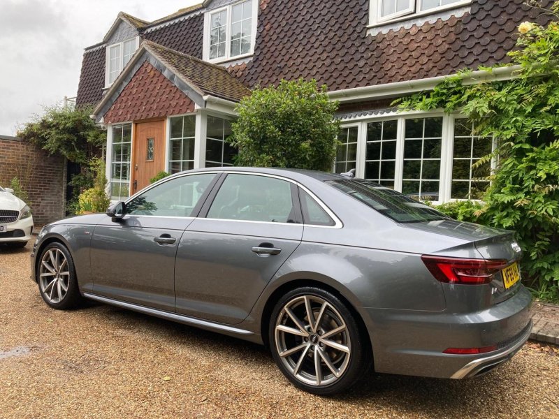 AUDI A4