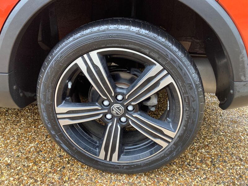 MG ZS