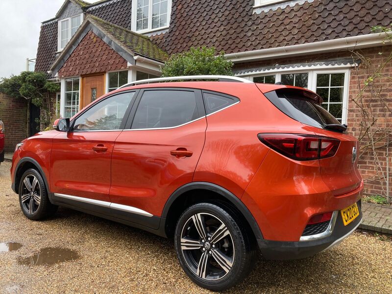 MG ZS