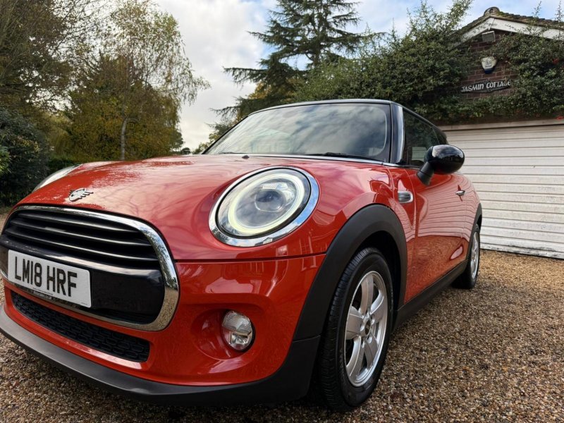 MINI HATCH