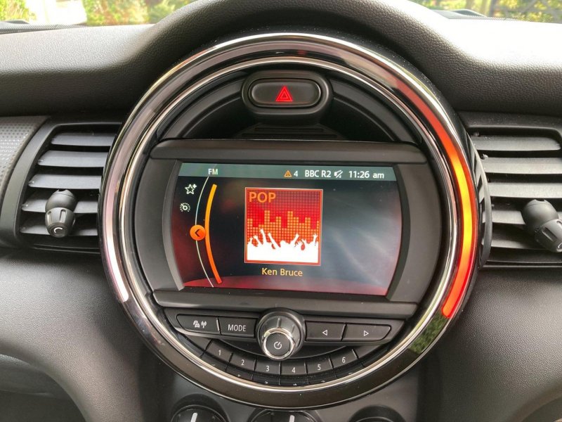 MINI HATCH