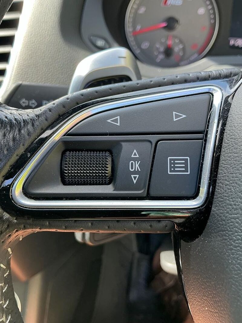 AUDI RS Q3