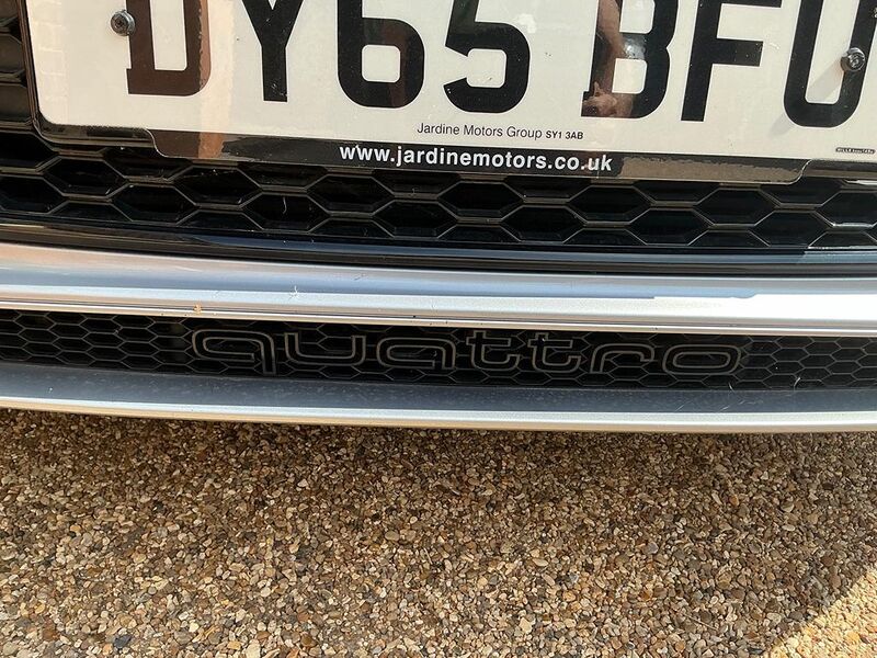 AUDI RS Q3