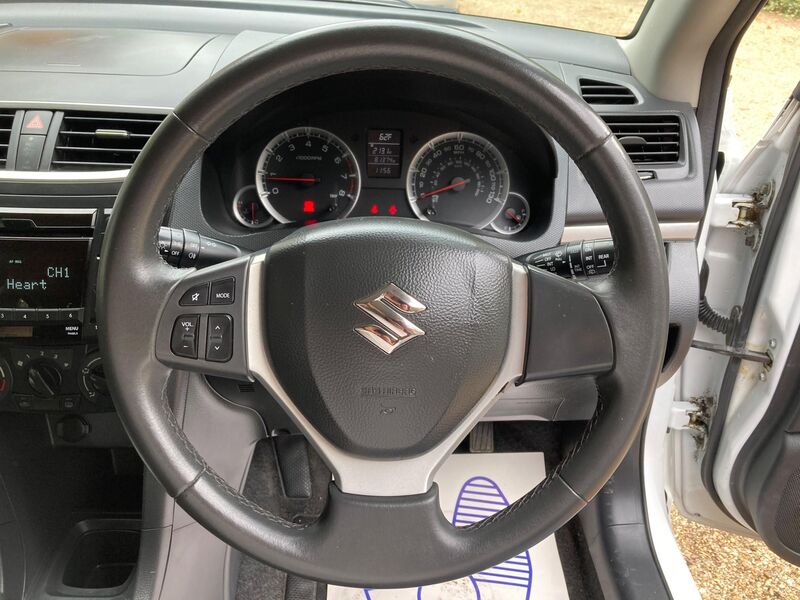 SUZUKI SWIFT