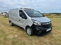 VAUXHALL VIVARO
