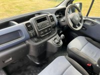 VAUXHALL VIVARO