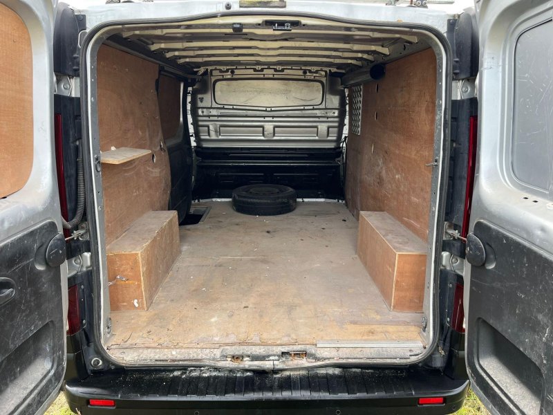 VAUXHALL VIVARO