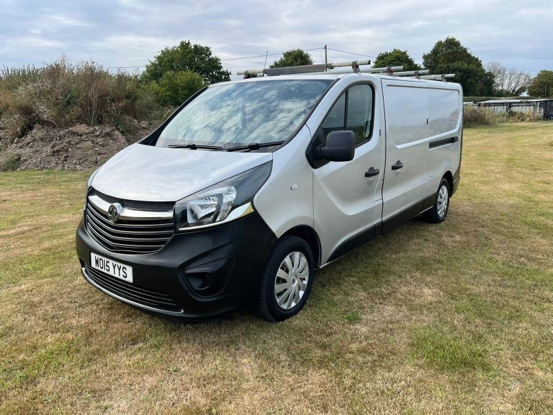 VAUXHALL VIVARO