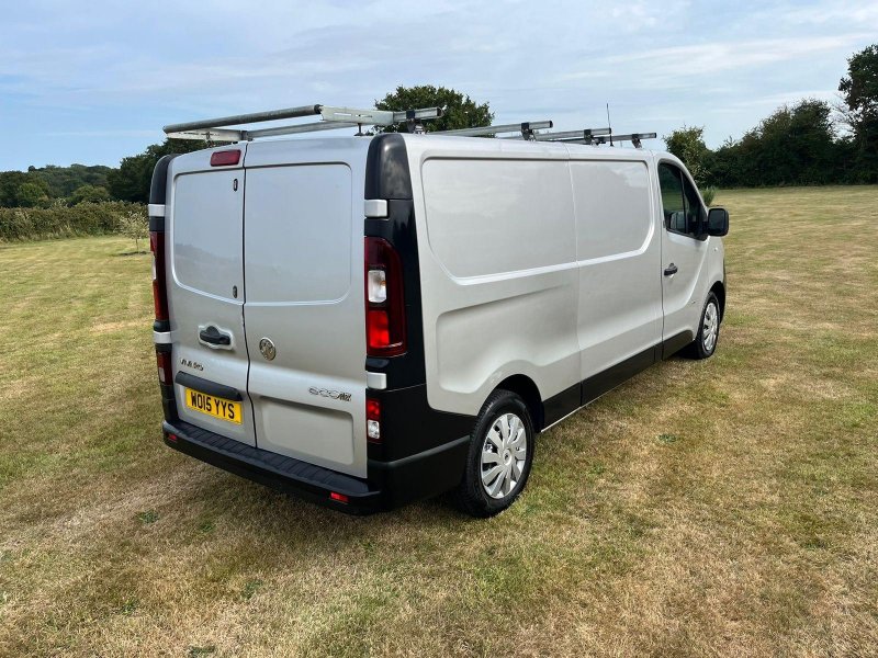 VAUXHALL VIVARO