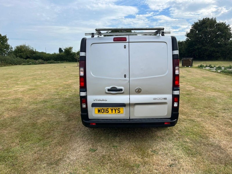 VAUXHALL VIVARO