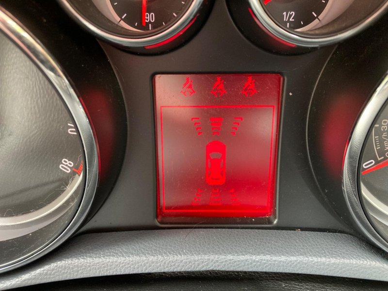 VAUXHALL MOKKA