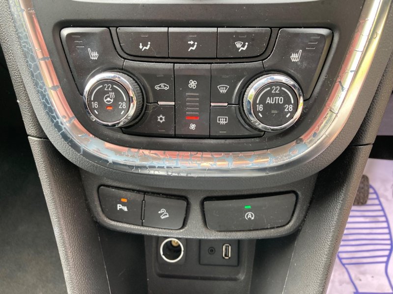 VAUXHALL MOKKA