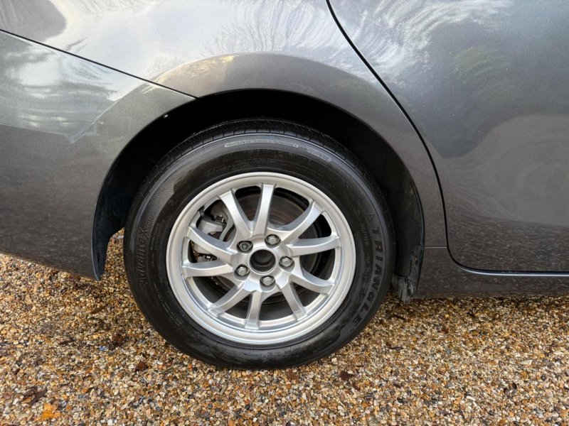 TOYOTA PRIUS+