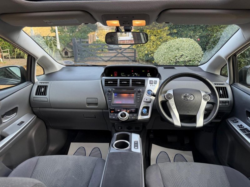 TOYOTA PRIUS+