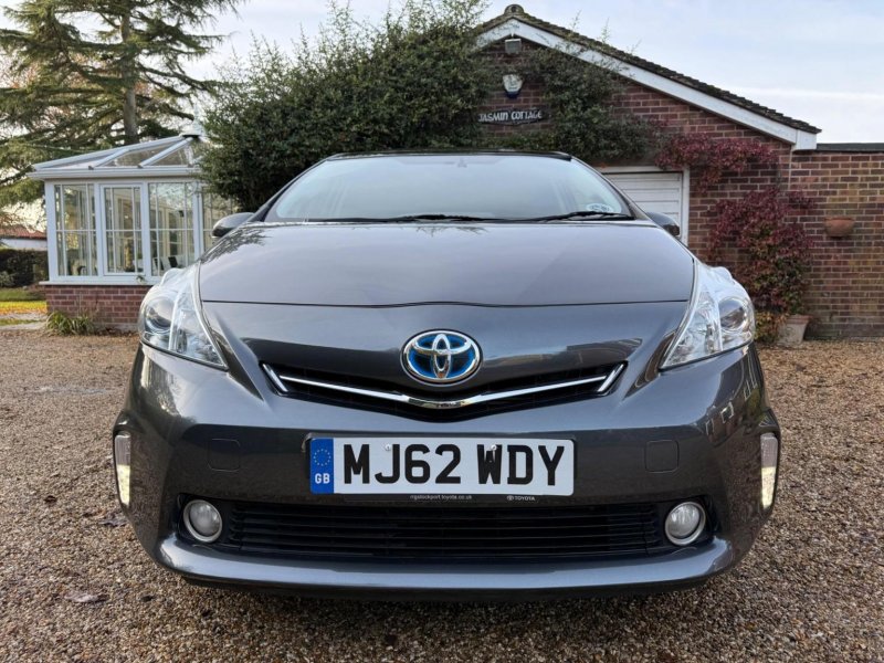 TOYOTA PRIUS+