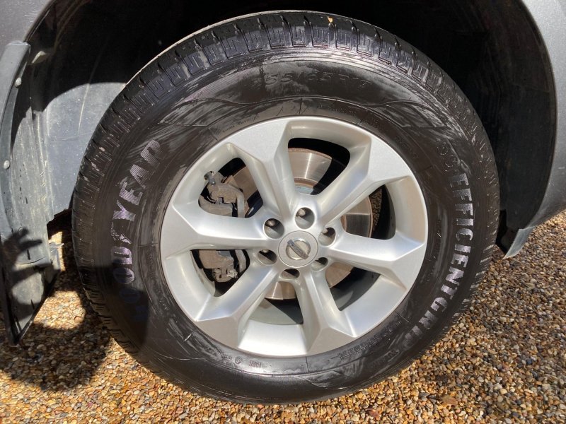 NISSAN NAVARA