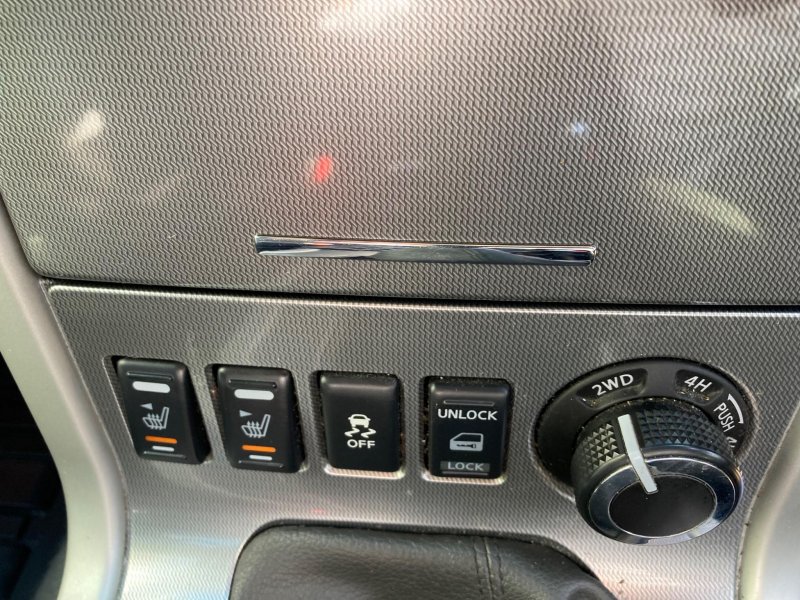 NISSAN NAVARA