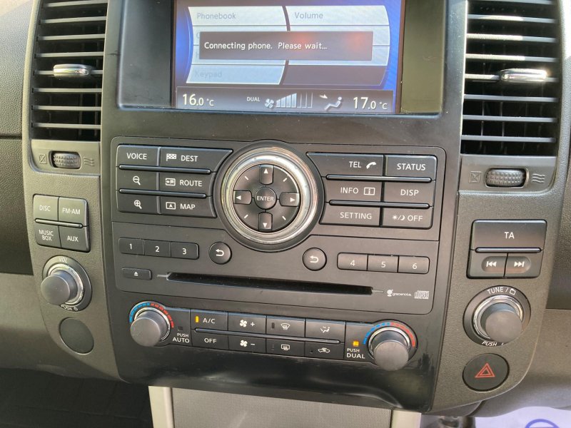 NISSAN NAVARA