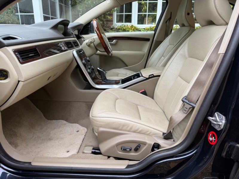 VOLVO S80