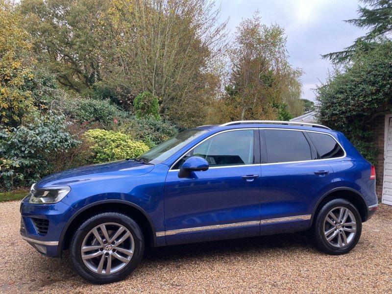 VOLKSWAGEN TOUAREG