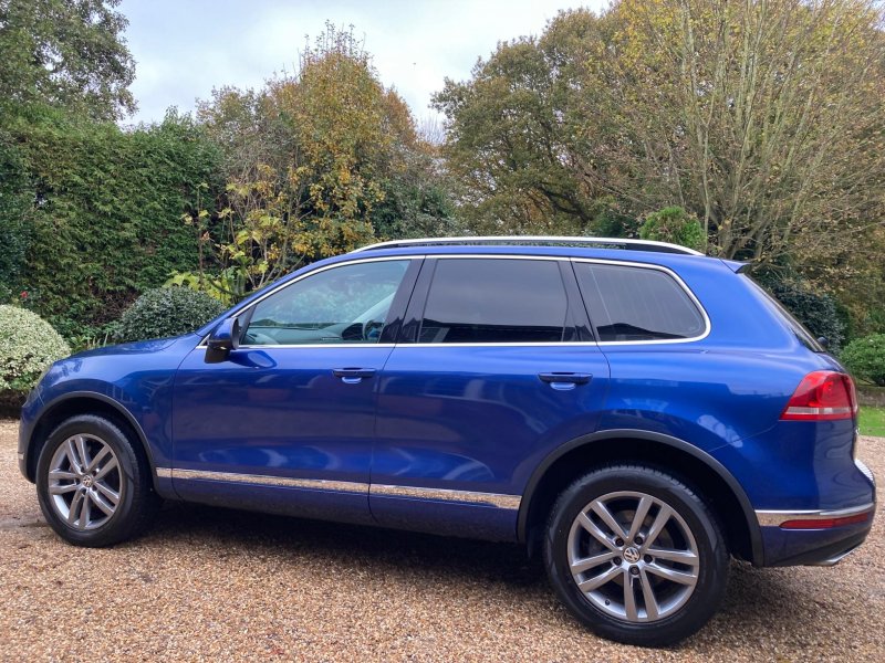 VOLKSWAGEN TOUAREG