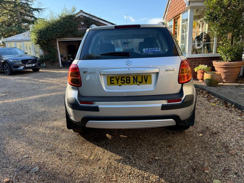 SUZUKI SX4
