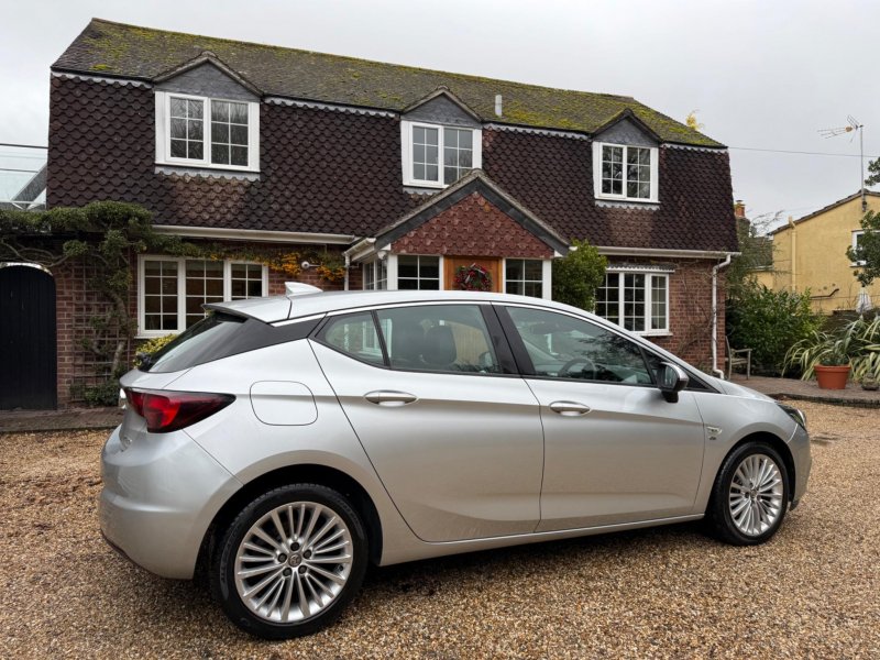 VAUXHALL ASTRA
