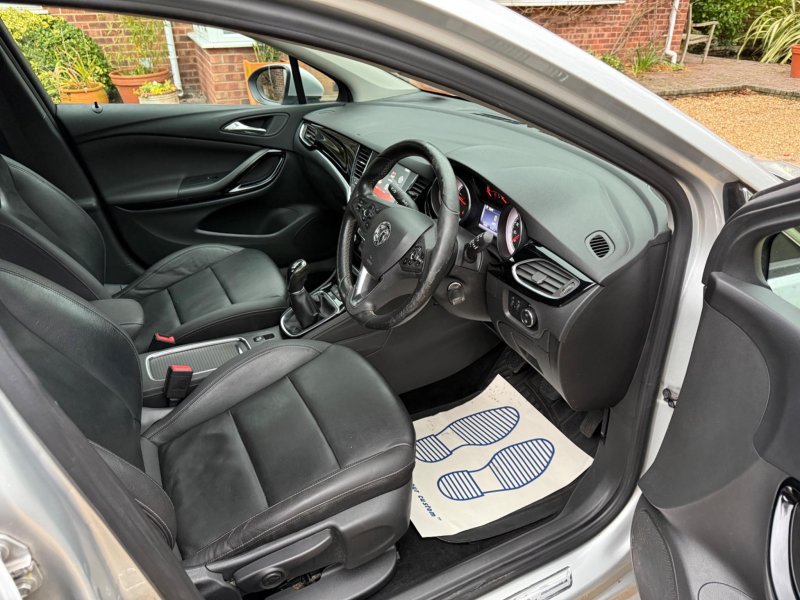 VAUXHALL ASTRA