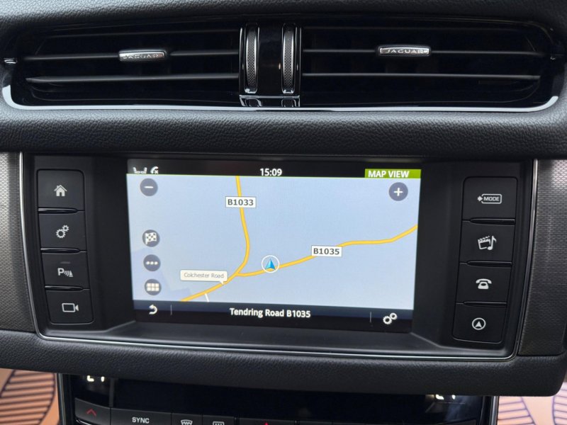 JAGUAR XF