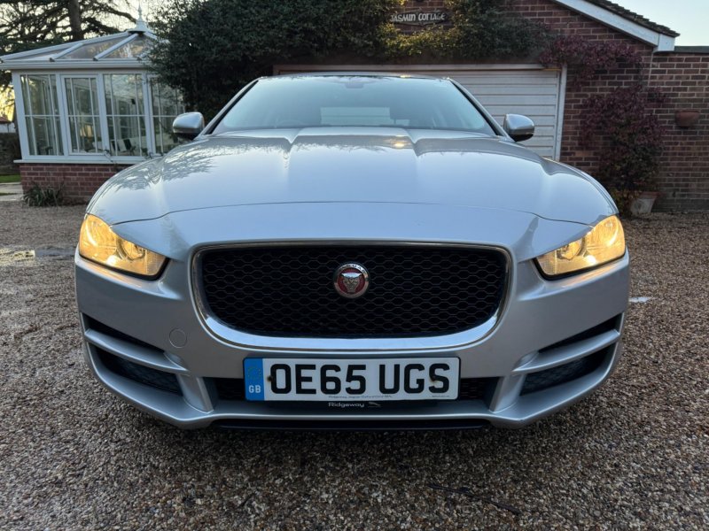 JAGUAR XE
