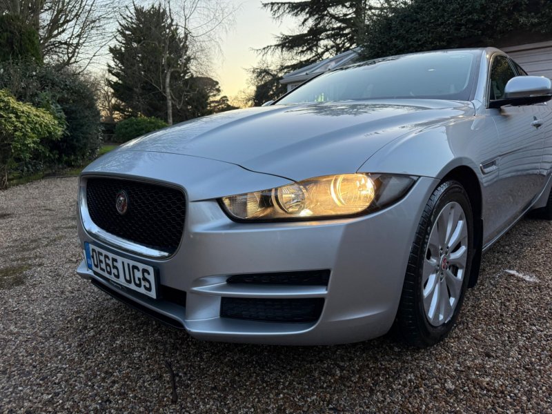 JAGUAR XE