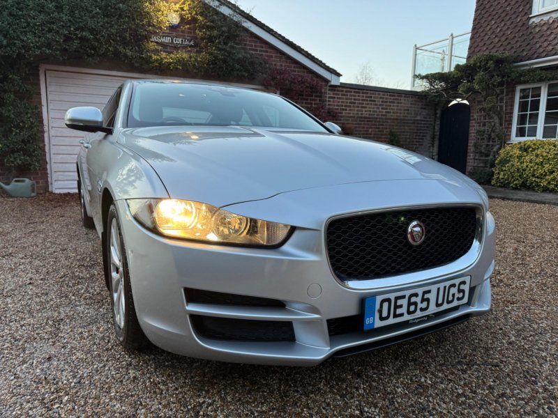 JAGUAR XE