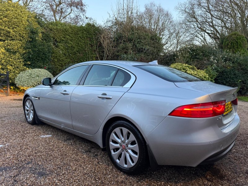 JAGUAR XE
