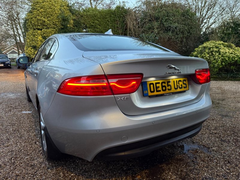 JAGUAR XE