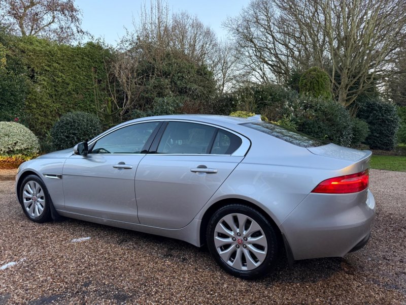 JAGUAR XE