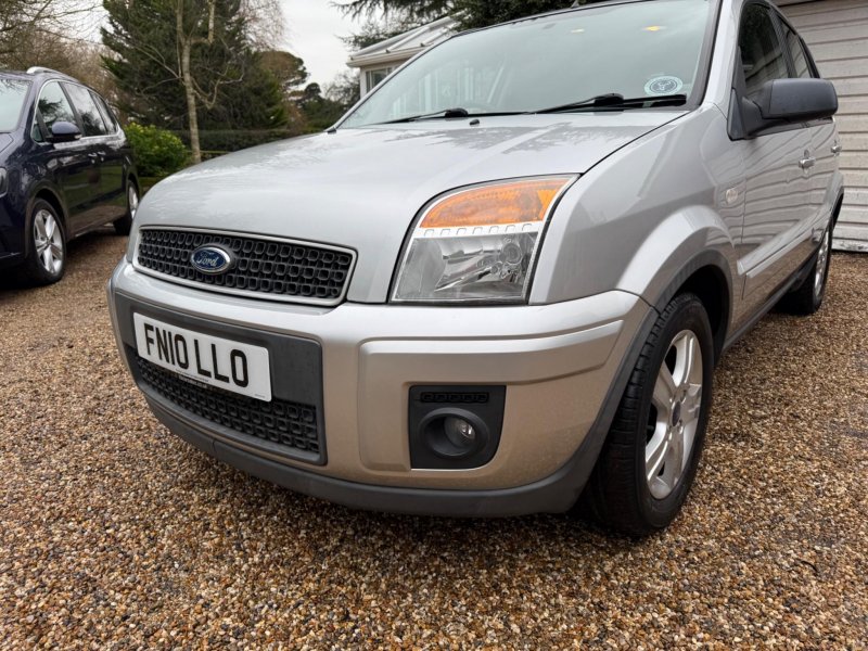 FORD FUSION