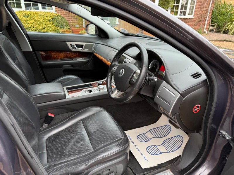 JAGUAR XF