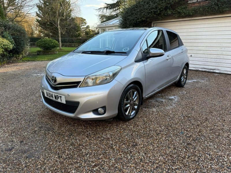 TOYOTA YARIS