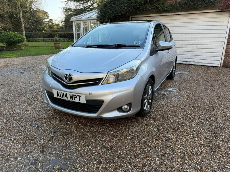 TOYOTA YARIS