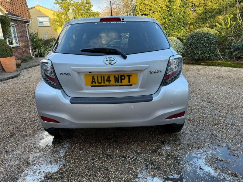 TOYOTA YARIS