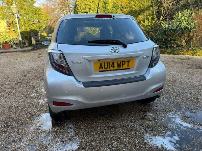 TOYOTA YARIS
